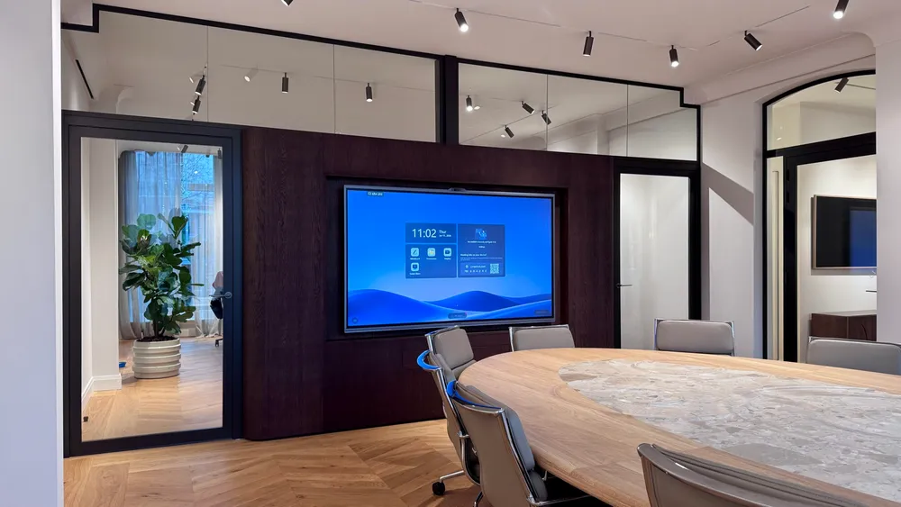 Maxhub all in one touchscreen, presentatiescherm en videobellen in één device