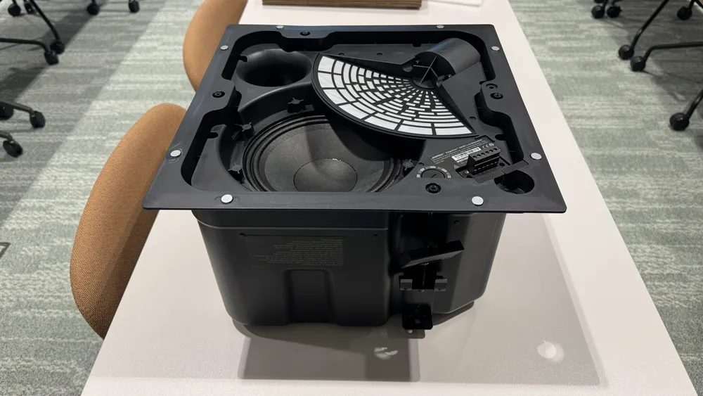 Krachtig geluid uit het plafond: Bose EdgeMax EM90